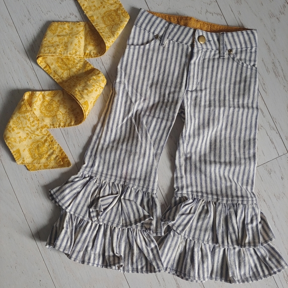 Persnickety double ruffle denim pants with sash - Picture 3 of 8